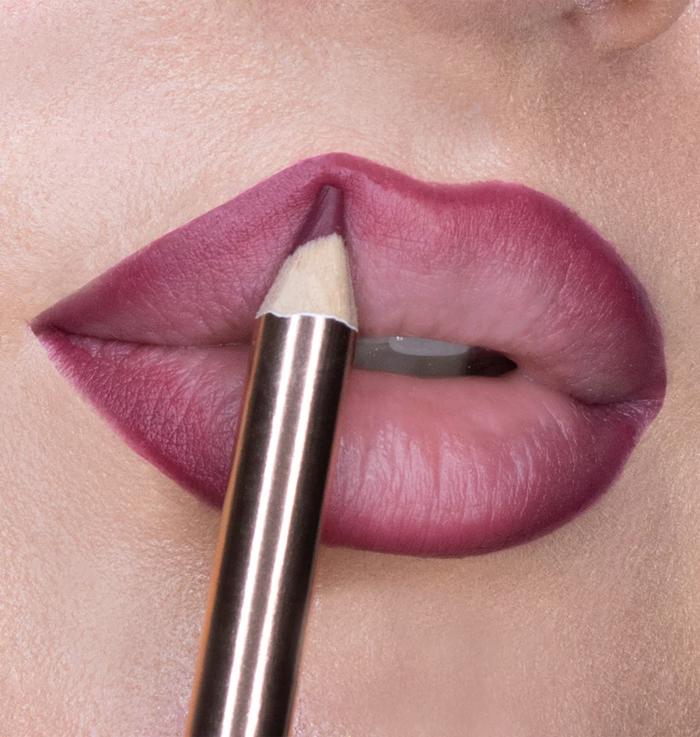 Chiara Ferragni  LIP LINER - KISS MARKER 04 4