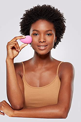 The BEAUTYBLENDER Bubble Gum Blender Makeup Sponge 3